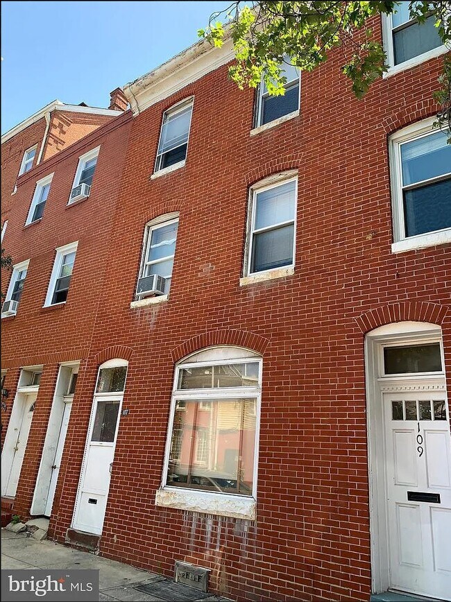 Photo - 107 S Wolfe St