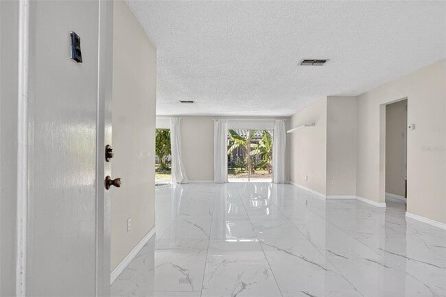 Photo - 10659 Windsor Ct