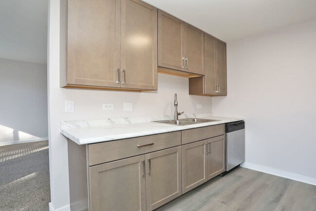 Photo - 675 Greenfield Ct Unit D1