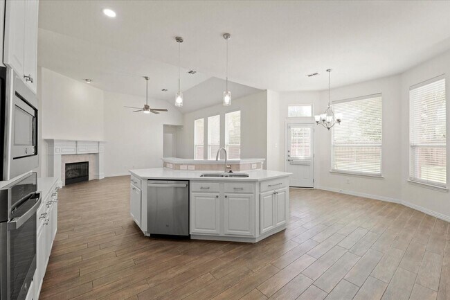 Photo - 8908 Red Oaks Dr