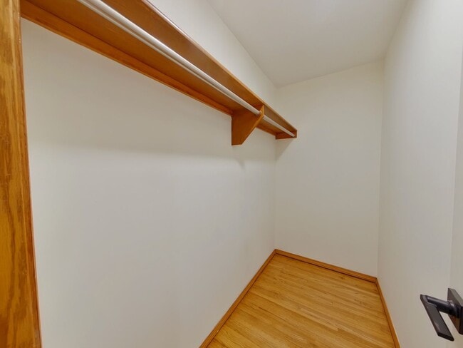 1401 E Douglas Ave Unit 1401 E Douglas Ave, Apt B