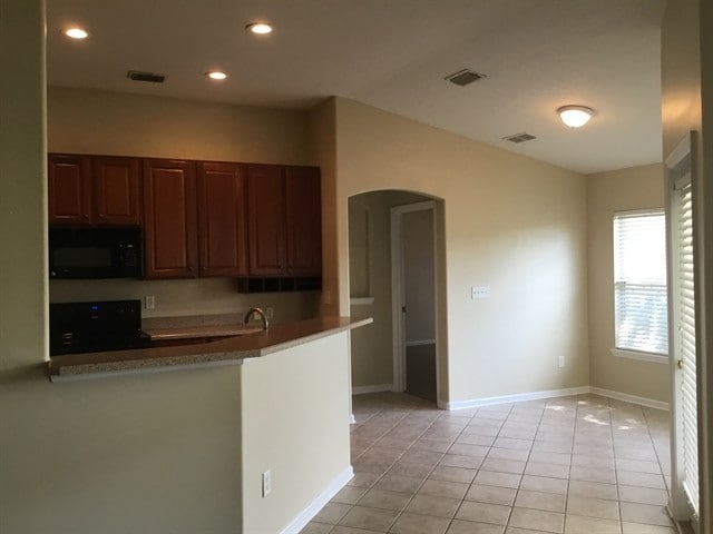 Photo - 2024 Chaucer Ln