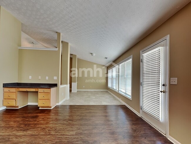 Photo - 1469 Dulwich Ct