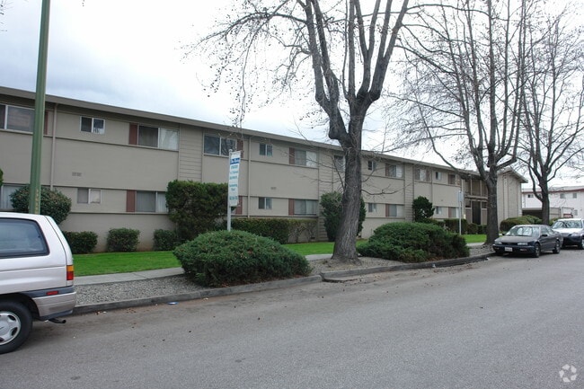 Photo - Cheri Lin Apartments