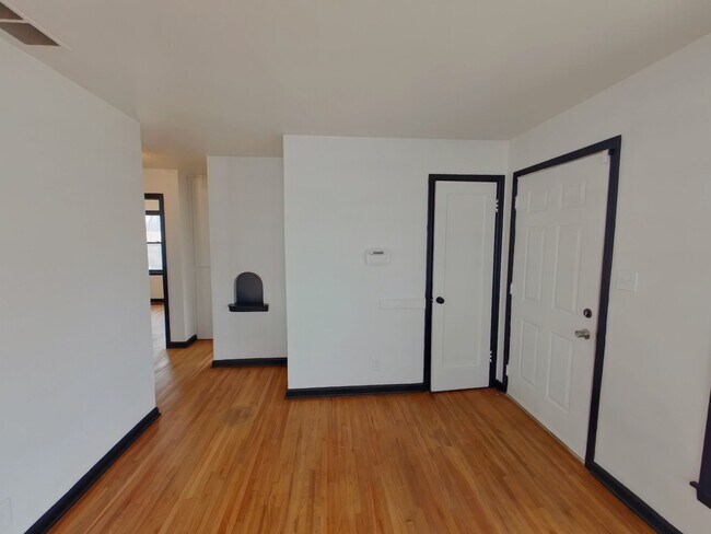 Photo - 1842 N Chautauqua St