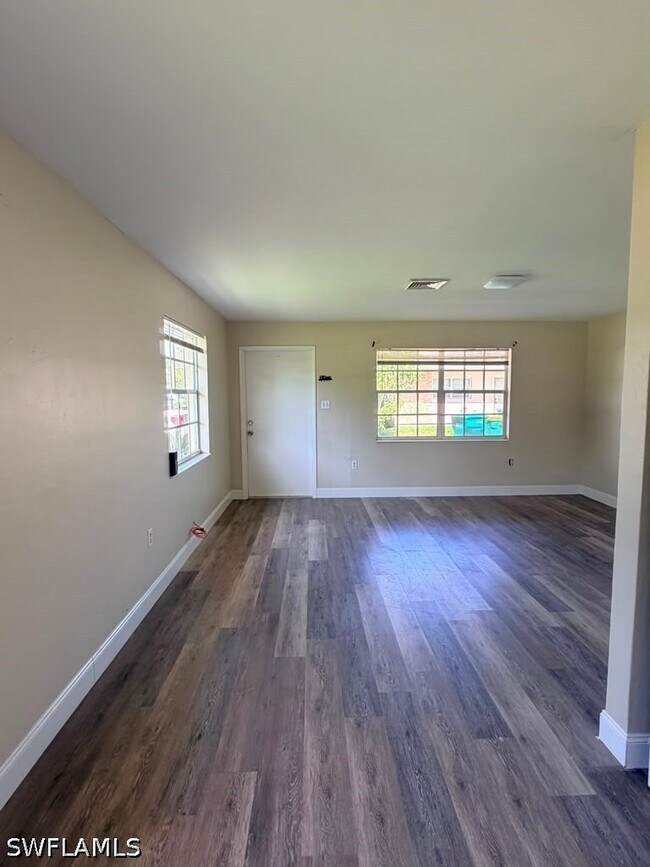 Photo - 3080 Linwood Ave