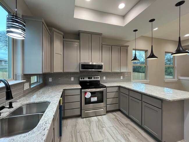 Photo - 744 Magnolia Ln