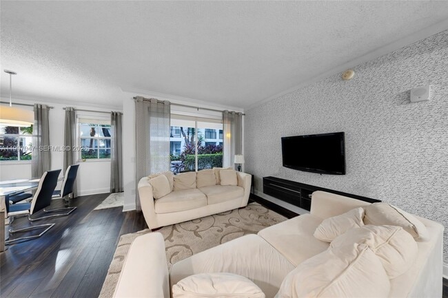 Photo - 3245 NE 184th St Unidad 13101