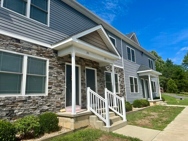 Photo - Staunton Apartments 301-314