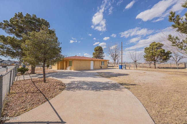 Photo - 213 Carnes Rd