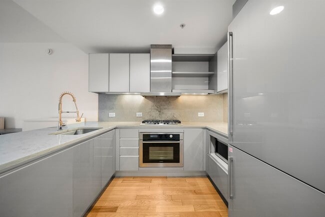 Building Photo - 77 Hudson St Unit 1401