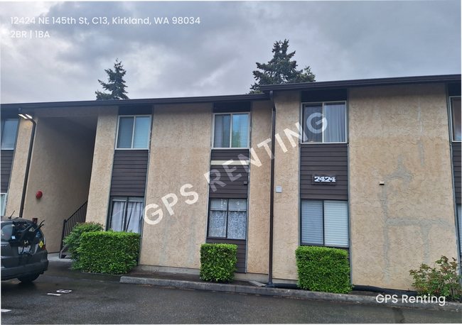 Fully Renovated Ground-Floor Unit – No Steps! - Fully Renovated Ground-Floor Unit – No Steps! House