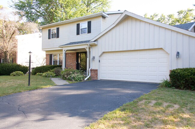 Photo - 1729 Archwood Ln