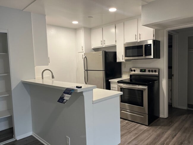 Photo - 951 S. Oxford