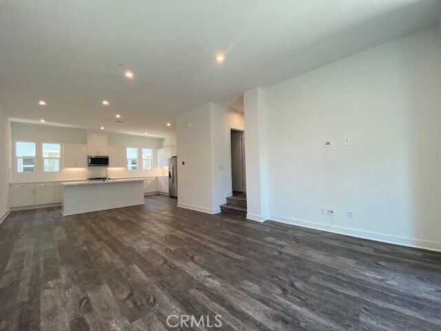 1411 W Cara Dr