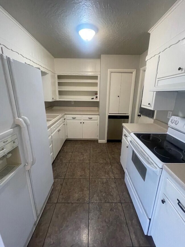 Photo - NORMAN HOME AVAILABLE FOR LEASE