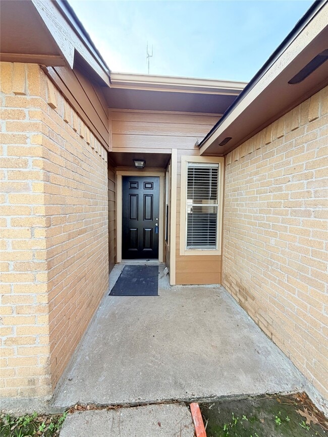 Photo - 17219 Foxfield Dr