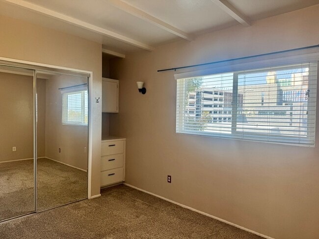 Photo - 4284 Third Ave