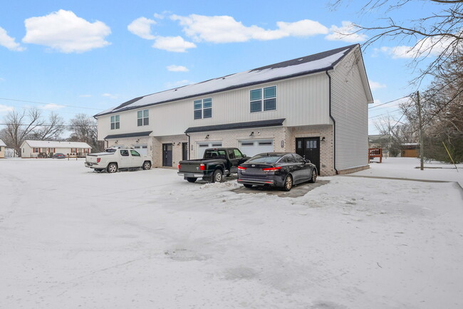 Building Photo - 405 Shelby St
