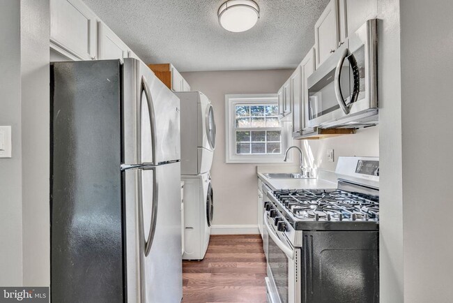 Photo - 2237 Farrington Ave Unit 203