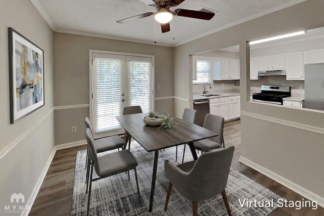 Photo - 2139 Victoria Pl