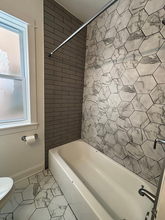 Photo - 6441 N Seeley Ave Unit 1