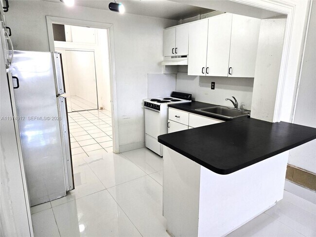 Photo - 131 SW 53rd Ct Unidad 2