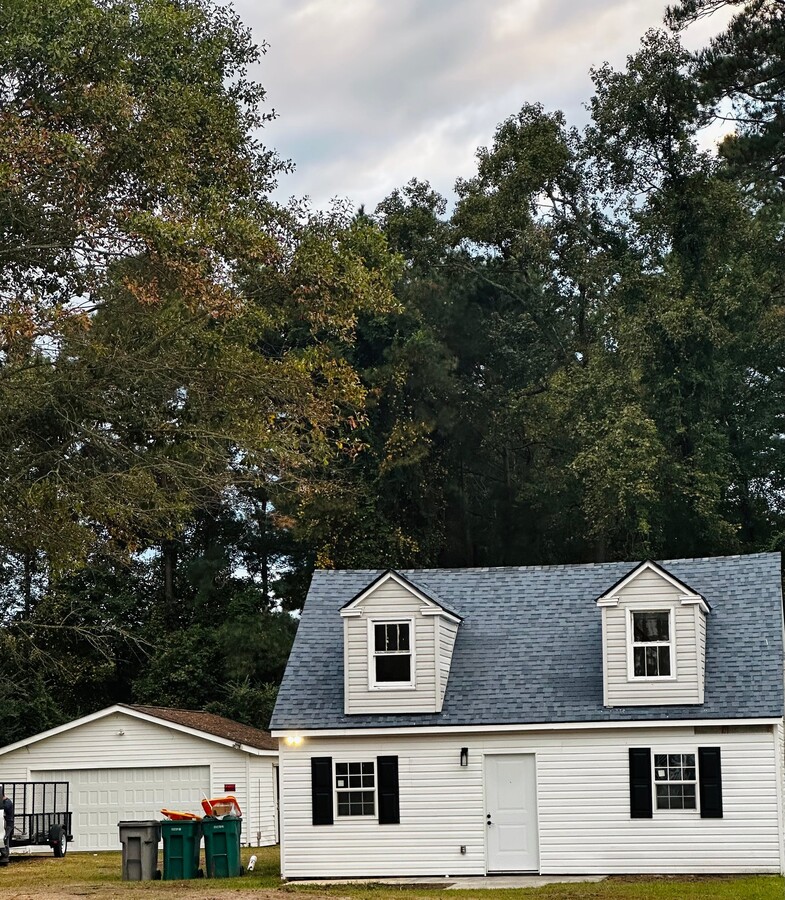 Photo - 220 Cavalier Dr