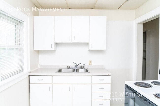 Photo - 2210 W 5th St Unidad #2