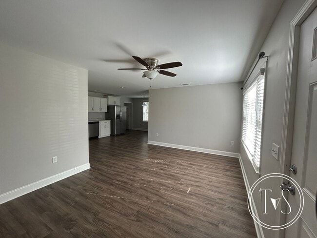 Photo - 515 Fraser Dr