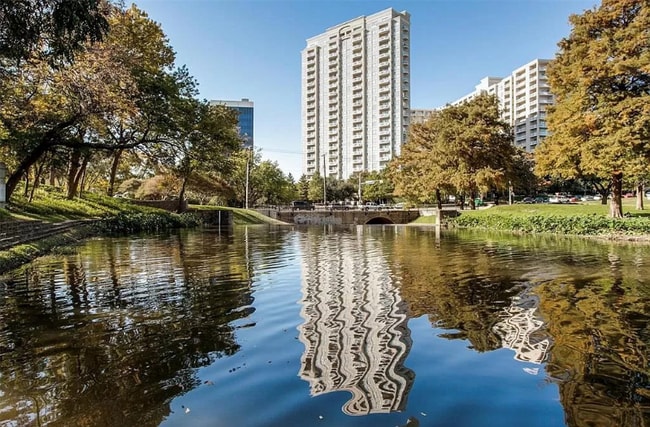 Building Photo - 3225 Turtle Creek Blvd Rental