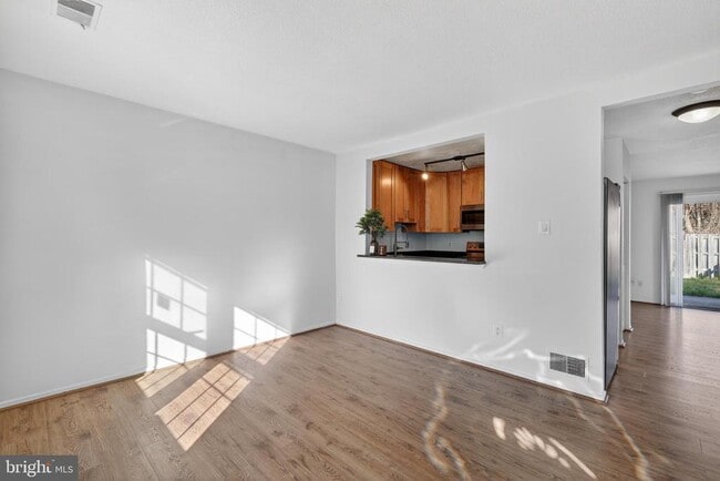 Photo - 9594 Inverary Ct