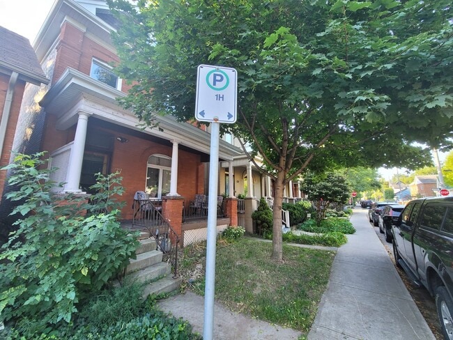 Building Photo - 2 Bedroom in Desirable Location Steps to Locke St Unit 2