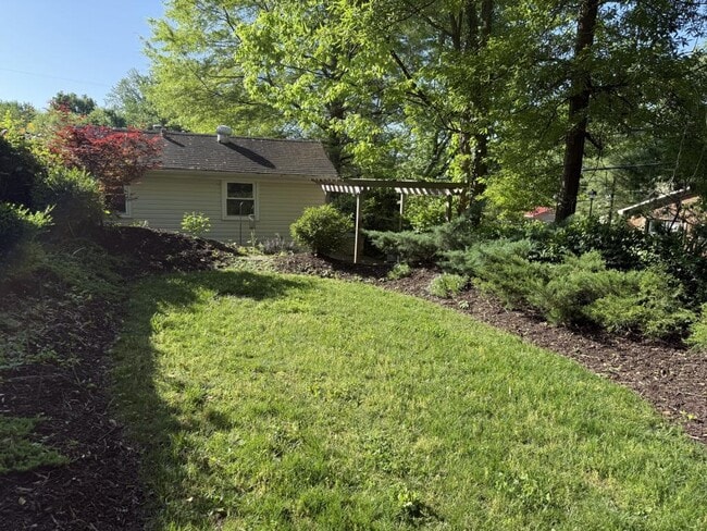 Photo - 2901 Lindsay Ave