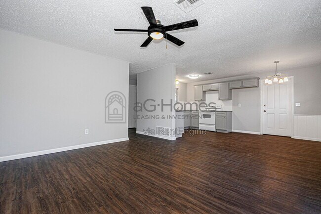 Photo - 4721 SE 50th St
