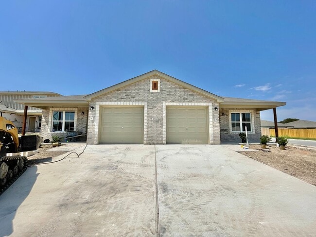 Photo - 1802 Montell St