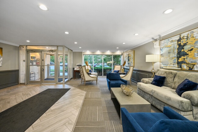 Silver Lake Apartments