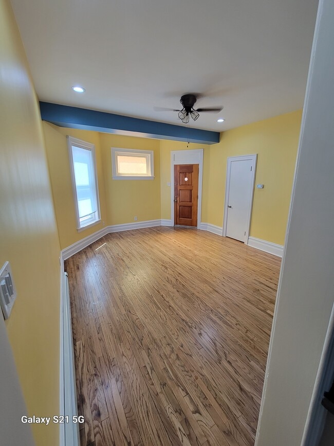 Photo - 602 E High S