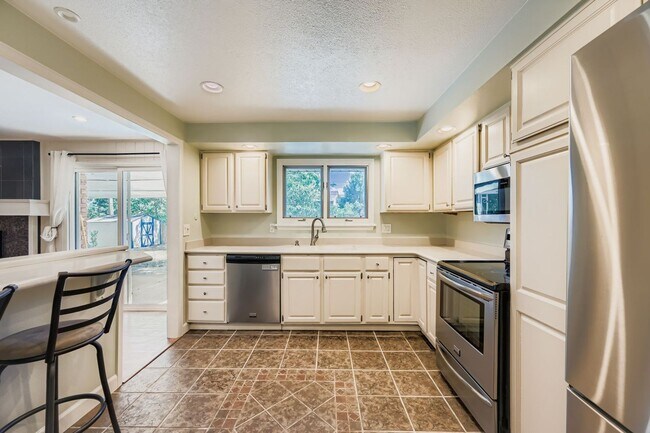 Photo - LOCATION! 4-bed 3-bath home located in the...