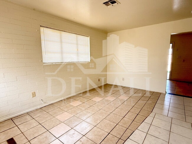 Photo - 7007 S 8th St