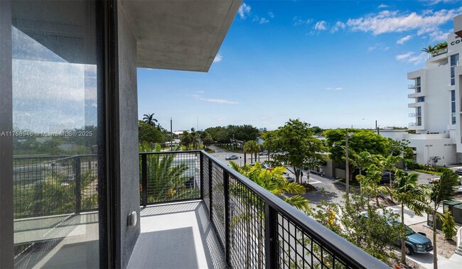 Photo - 555 NE 8th St Apartment Unit 0611