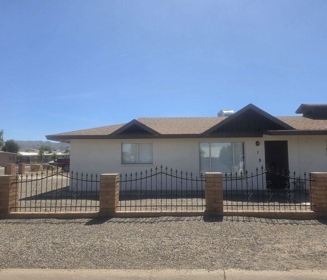 Building Photo - 331 W Carson Rd Unit # 1