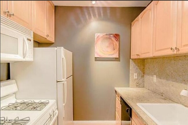 Photo - 62 Empire St Unit #2