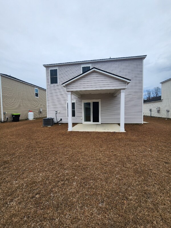 Photo - 1556 Swing Bridge Way