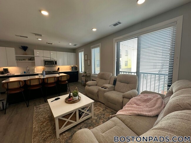 Photo - 656 Saratoga St Unidad 210