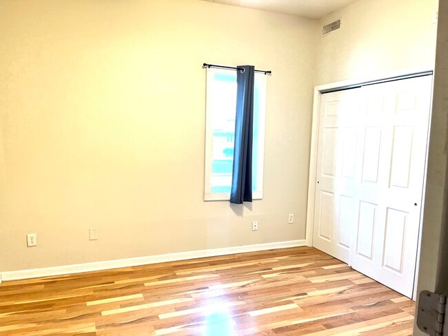 Photo - 1221 Caledonia St Unit Upstairs