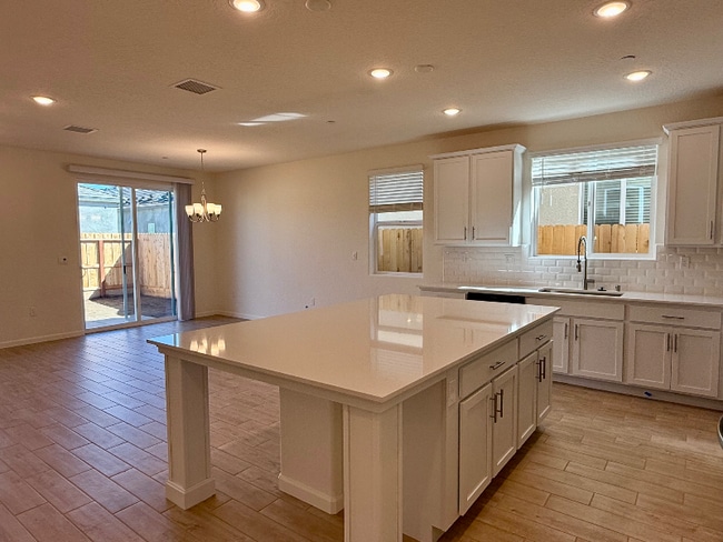 Photo - 1641 Bloom Ave