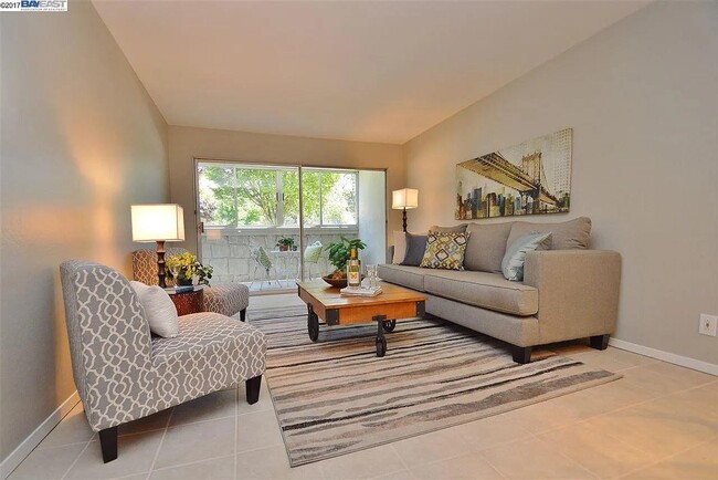 Building Photo - 325 Kitty Hawk Rd Rental