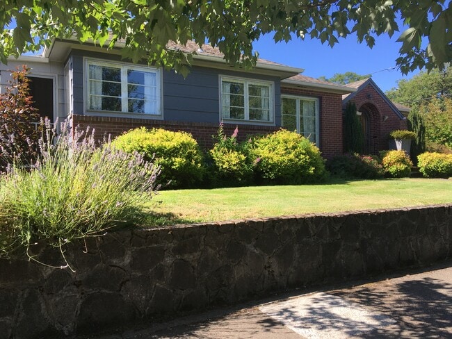 2910 NE Mason
