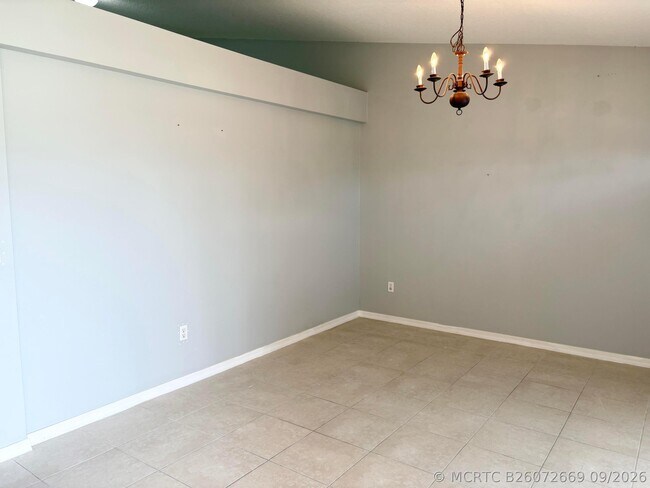 Photo - 2182 SW Idaho Ln